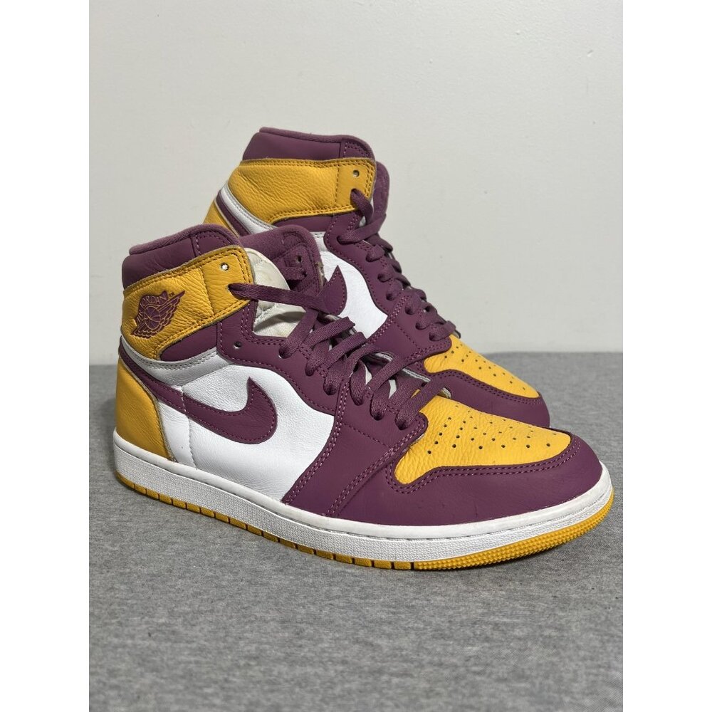 Air Jordan 1 Retro High OG Shoes Mens Size 11 Lakers 555088-706‎